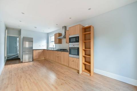 2 bedroom flat to rent, Chilton Road, Kew, Richmond, TW9