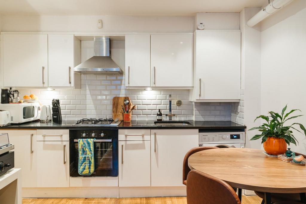 Wadeson Street, E2