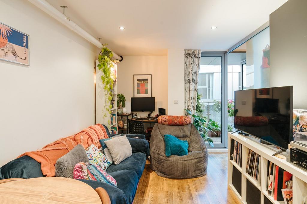 Wadeson Street, E2