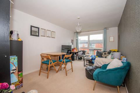 1 bedroom flat for sale, Ashleigh Gardens, Ashleigh Road, Leicester