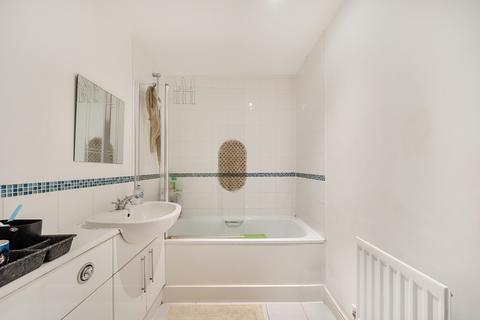 2 bedroom apartment for sale, Manor Road, Harrow