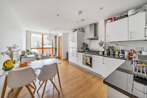 3 bedroom flat for sale, Leswin Road, Stoke Newington, London, N16