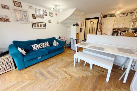 3 bedroom semi-detached house for sale, Wilkinson Road, Bedford MK42