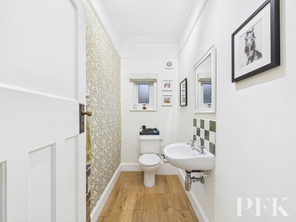Dowstairs WC