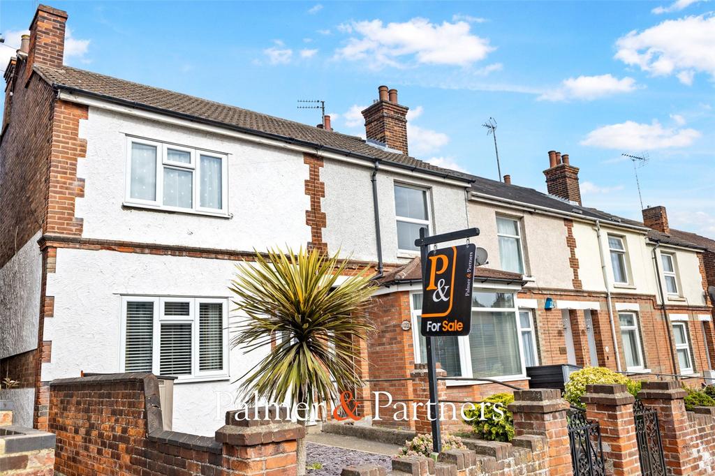 Old Heath Road, Colchester, Essex, CO1 3 bed end of terrace house - £ ...