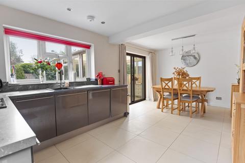 4 bedroom detached house for sale, Saxon Road, Crawley RH10