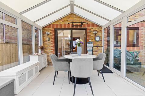 4 bedroom detached house for sale, Saxon Road, Crawley RH10
