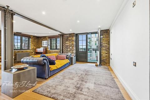 2 bedroom flat for sale, Tempus Wharf, 29 Bermondsey Wall West, SE16