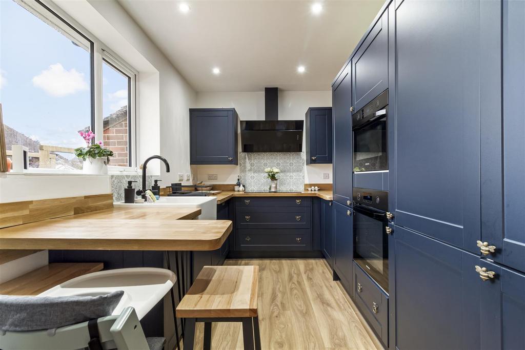 12 A Becket Gardens-011.JPG