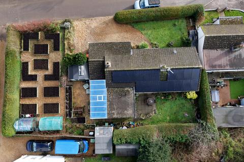 3 bedroom detached bungalow for sale, Lanes End, Heath and Reach, LU7