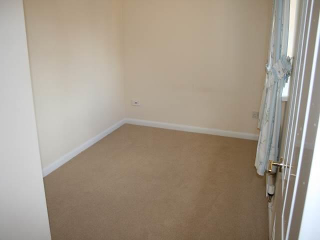 Bedroom 2 (3).JPG