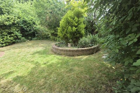 undefined, Warren Close, Aylesbury HP17