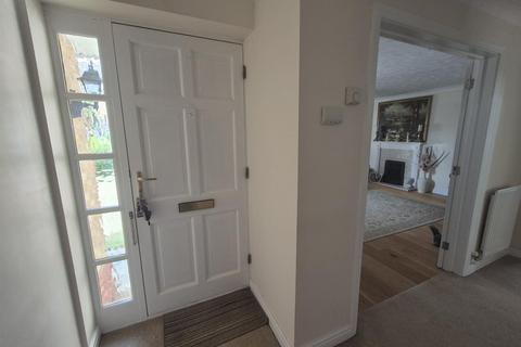 undefined, Warren Close, Aylesbury HP17