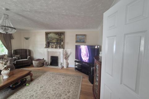 undefined, Warren Close, Aylesbury HP17