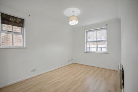2 bedroom flat for sale, 44 River Bank Close, Maidstone, Kent, ME15 7RZ