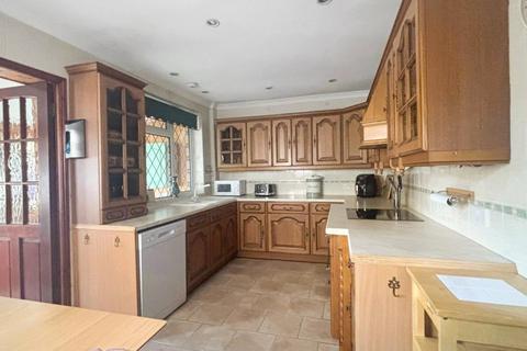 2 bedroom end of terrace house for sale, Murchison Avenue, Bexley, Kent, DA5