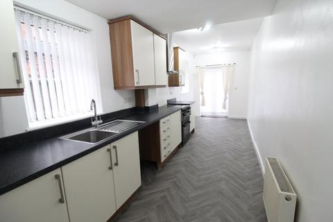 3 bedroom terraced house to rent, Kathleen Road, West Midlands B25