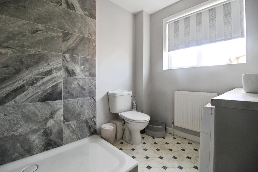En-Suite Bathroom