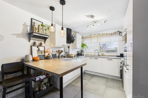 3 bedroom terraced house for sale, Ripon Road, Stevenage SG1