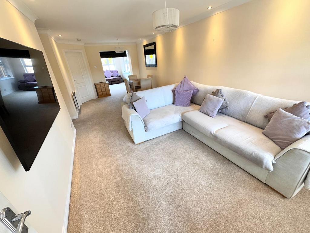 Lounge/dining