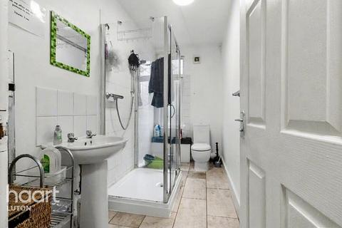 4 bedroom terraced house for sale, Winsdon Road, Luton