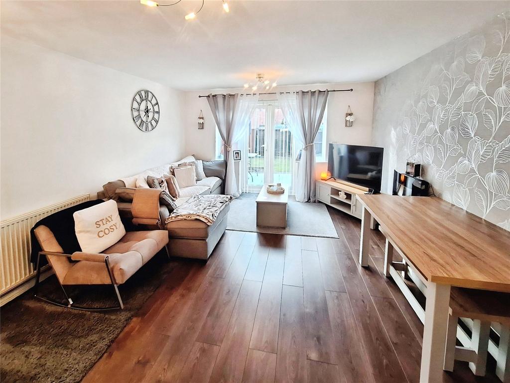 Lounge/Dining Room