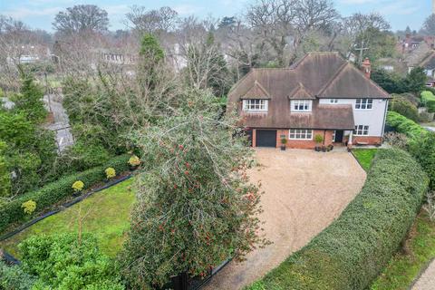 5 bedroom detached house for sale, Crescent Drive, Shenfield, Brentwood