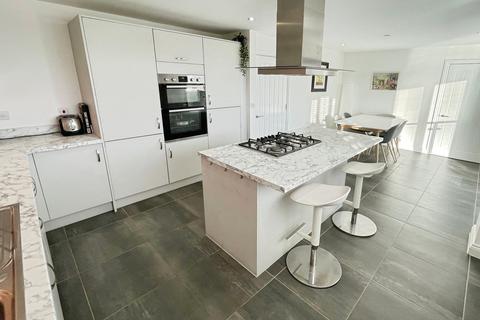 4 bedroom detached house for sale, Llys Cerrig Isaf, Pen-Y-Fai, Bridgend, CF31