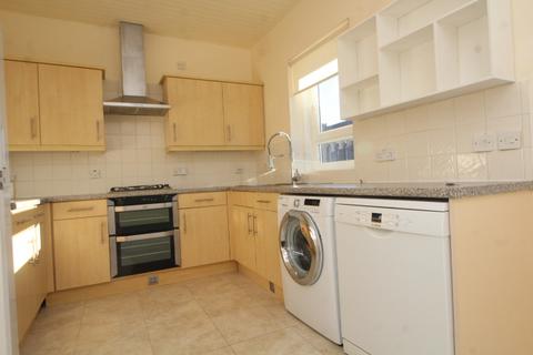 3 bedroom end of terrace house to rent, 14 Roughcraig Street, Thrashbush, Airdrie ML6 6PG