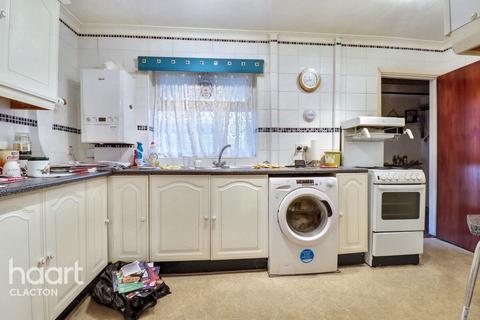 3 bedroom terraced house for sale, Chestnut Avenue, Clacton-On-Sea