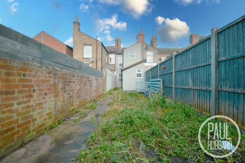 2 bedroom terraced house to rent, Stanley Street, Lowestoft, NR32
