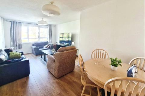 2 bedroom flat to rent, Candlemas Place, Southampton SO17