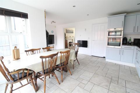 4 bedroom townhouse for sale, Lawsons Court, High Coniscliffe