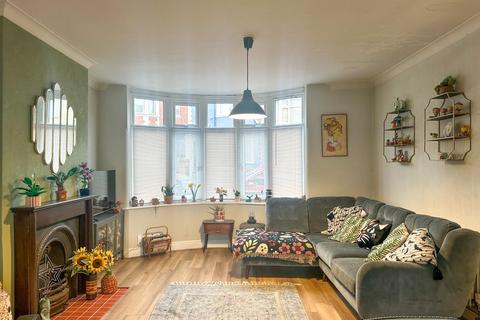3 bedroom terraced house for sale, Balmoral Road, Queens Park, Northampton NN3