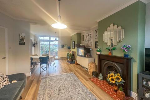3 bedroom terraced house for sale, Balmoral Road, Queens Park, Northampton NN3