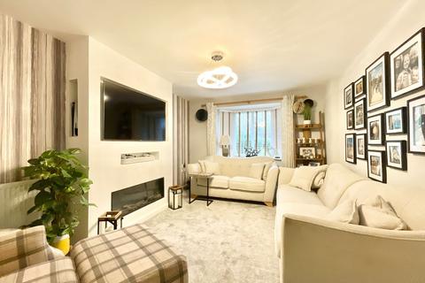 5 bedroom detached house for sale, Hollingworth Close, Yarnfield, ST15