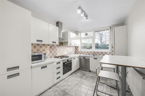 2 bedroom flat for sale, Streatham Common North, SW16