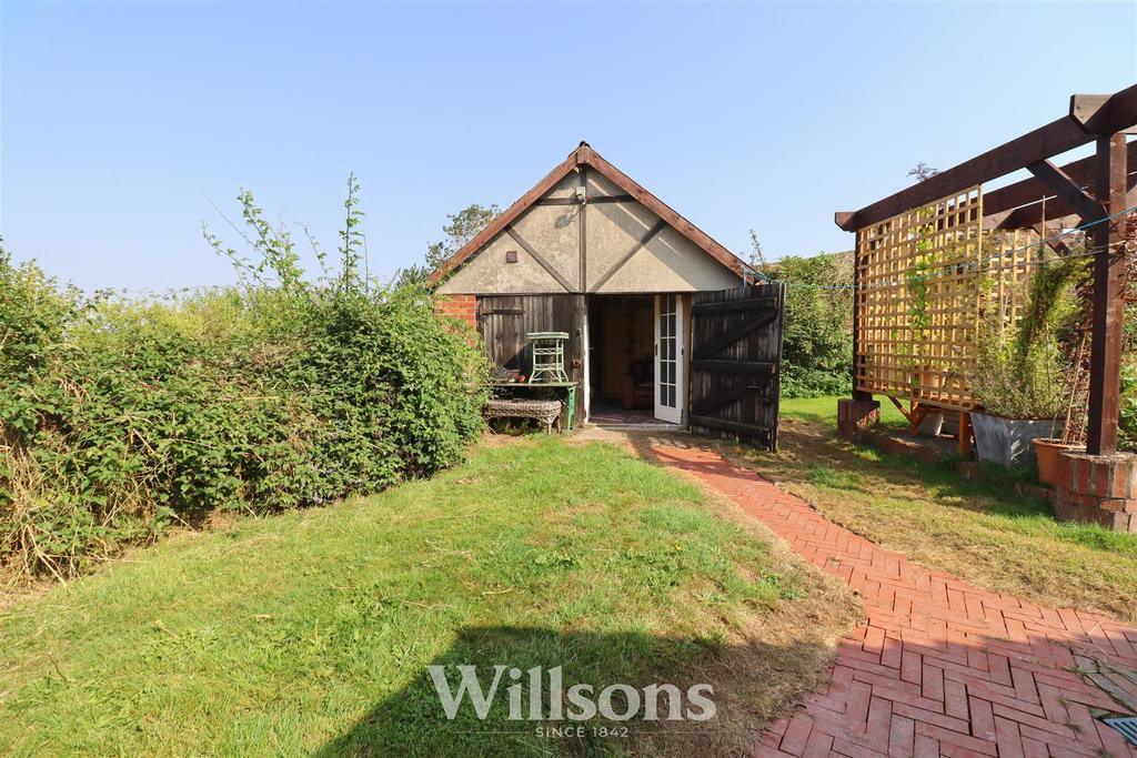 Utility Outbuilding with Shower Room