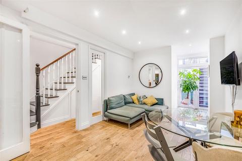 4 bedroom flat for sale, Putney Bridge Road, London