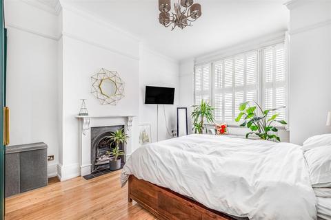 4 bedroom flat for sale, Putney Bridge Road, London