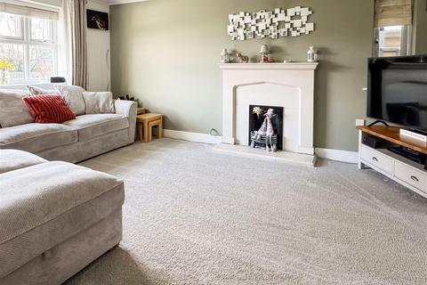 4 bedroom detached house for sale, May Close, Littlehampton BN17