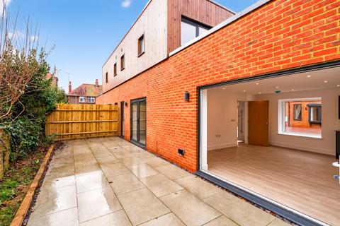 undefined, Pavilion Road, Worthing, BN14