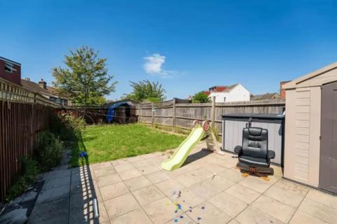 3 bedroom apartment for sale, Salisbury Road, Southall
