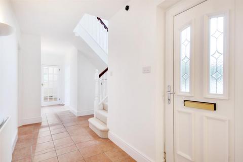 3 bedroom house to rent, The Street, Cobham DA12