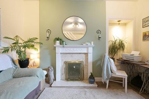 3 bedroom terraced house for sale, 26 Wellogate Place, Hawick, TD9 9JG
