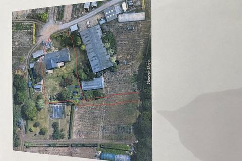 4 bedroom bungalow to rent, Cannon Way, Fetcham