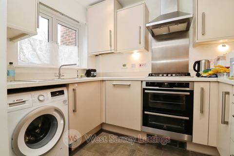 3 bedroom townhouse to rent, Pyle Close