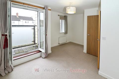 3 bedroom townhouse to rent, Pyle Close