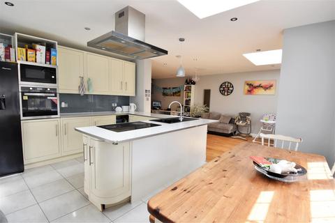 5 bedroom semi-detached bungalow for sale, Hadley Road, Belvedere DA17
