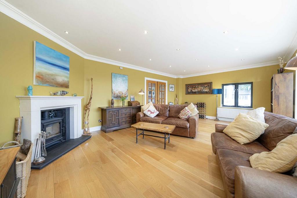 Living room, fireplace